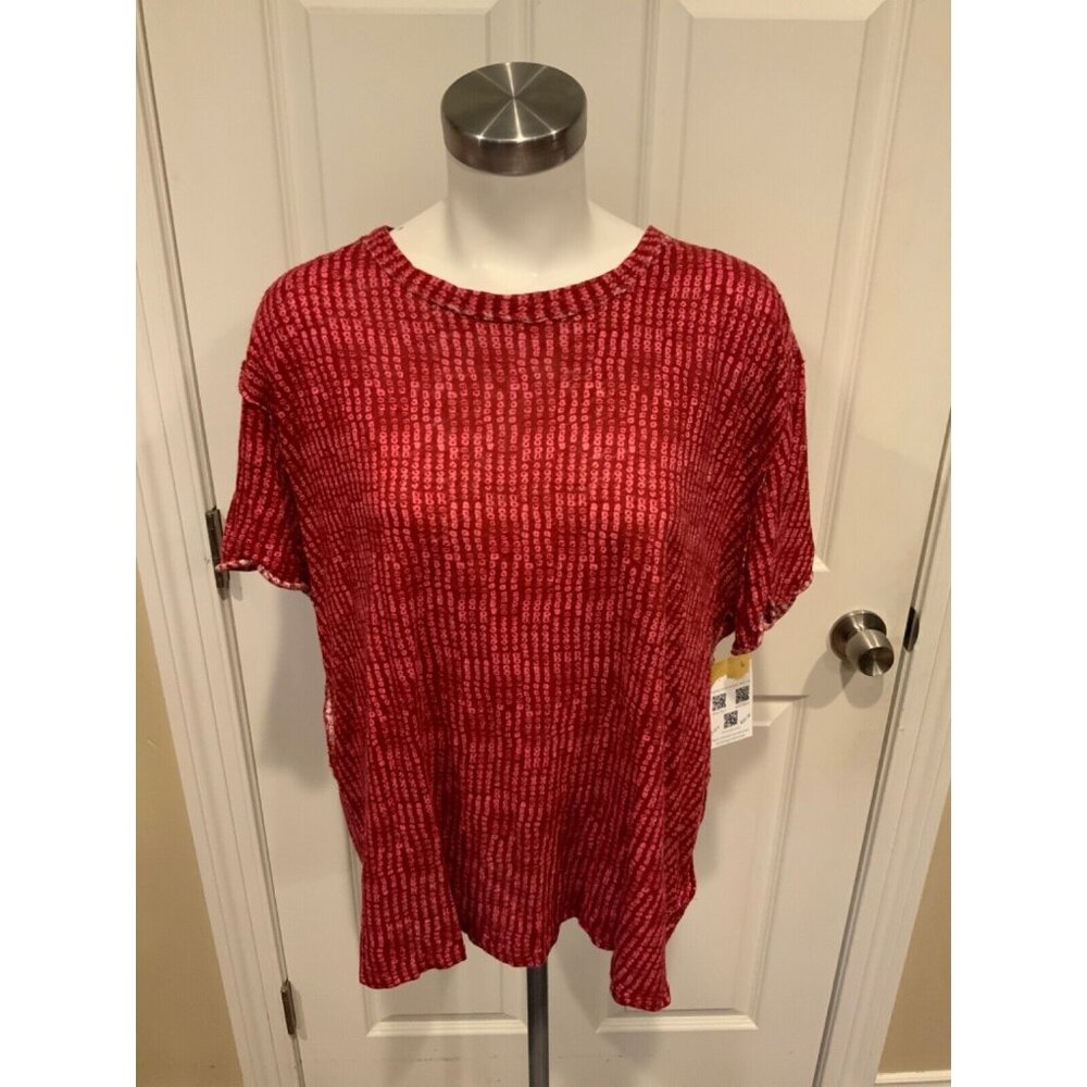 We The Free Dark Pink Geometric Patterned T-Shirt, Size Small